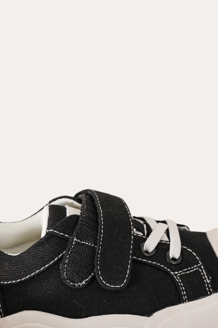 Area Sneakers | Black