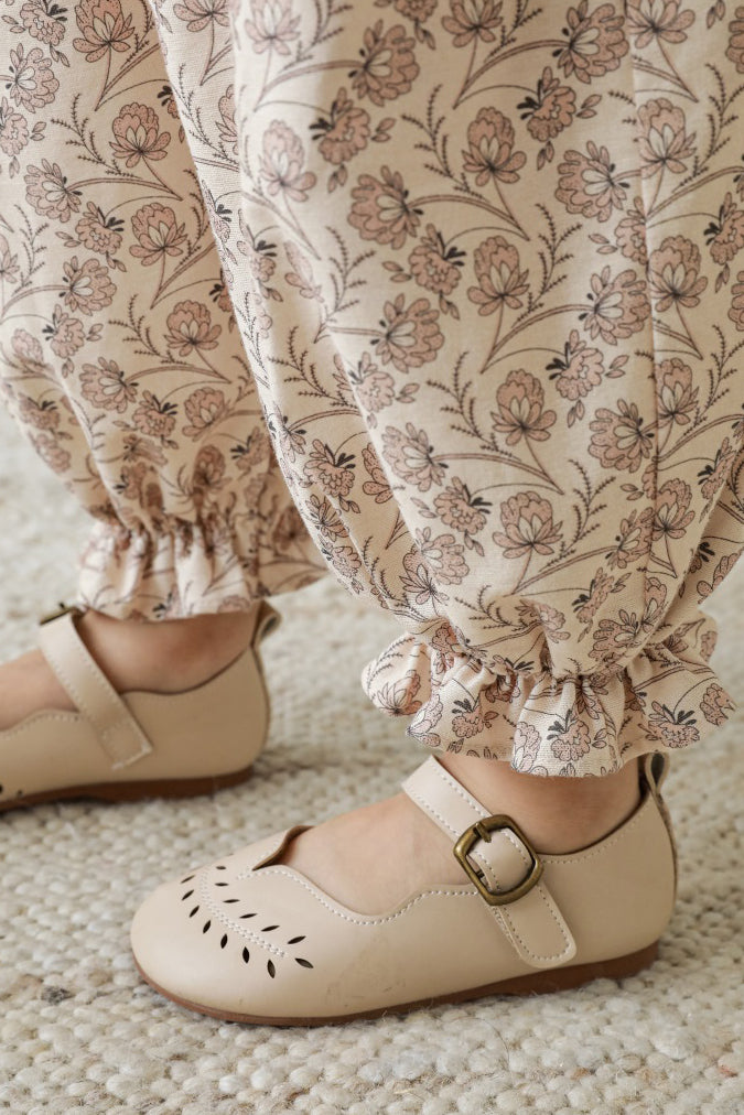 Hollow Small Leaves Anti-slip Shoes | Beige