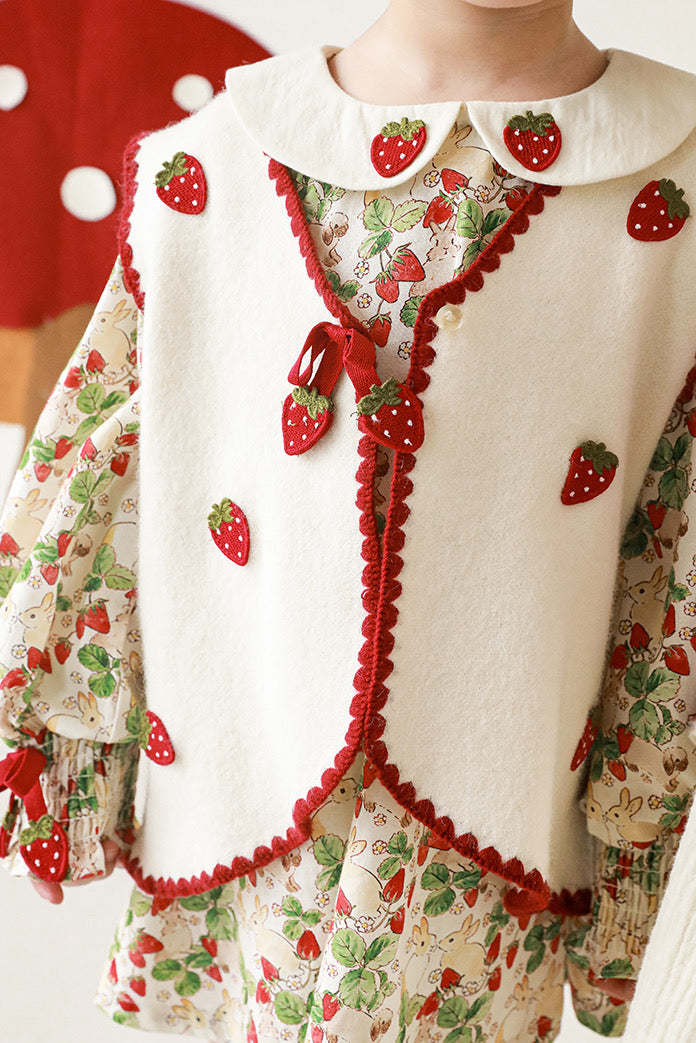 Strawberry Vest | Beige