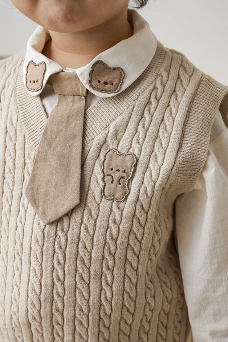 Bear Knits Vest Sweater | Khaki